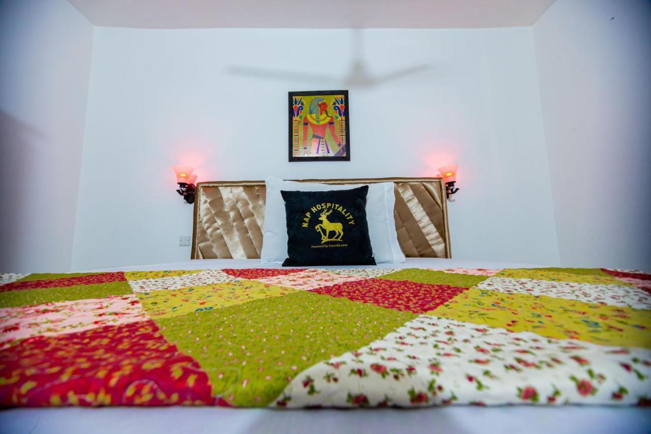 Nap Apartment Hotel Dansoman Extérieur photo