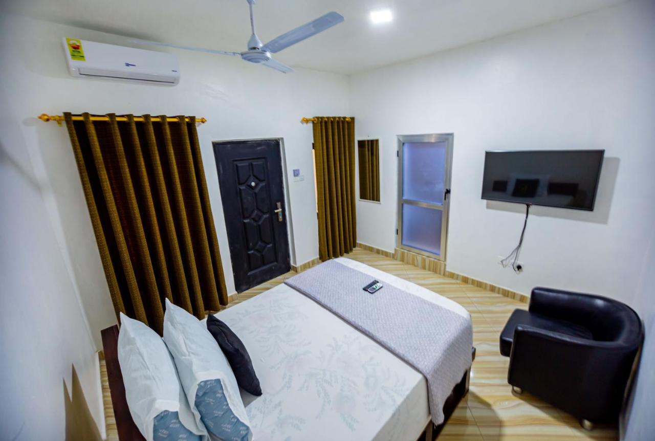 Nap Apartment Hotel Dansoman Extérieur photo