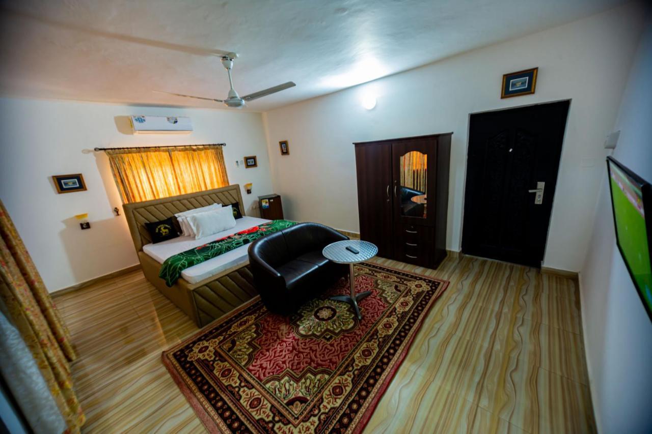 Nap Apartment Hotel Dansoman Extérieur photo