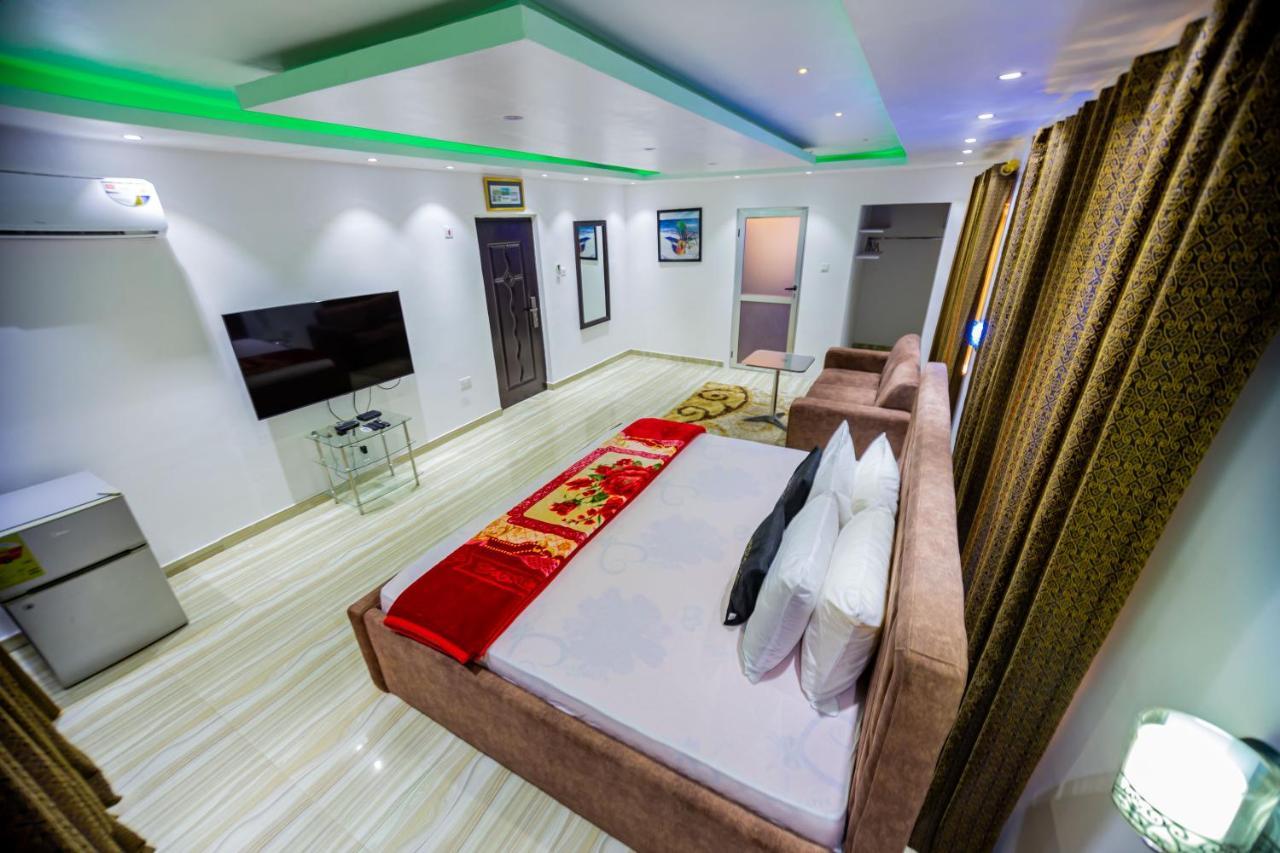 Nap Apartment Hotel Dansoman Extérieur photo